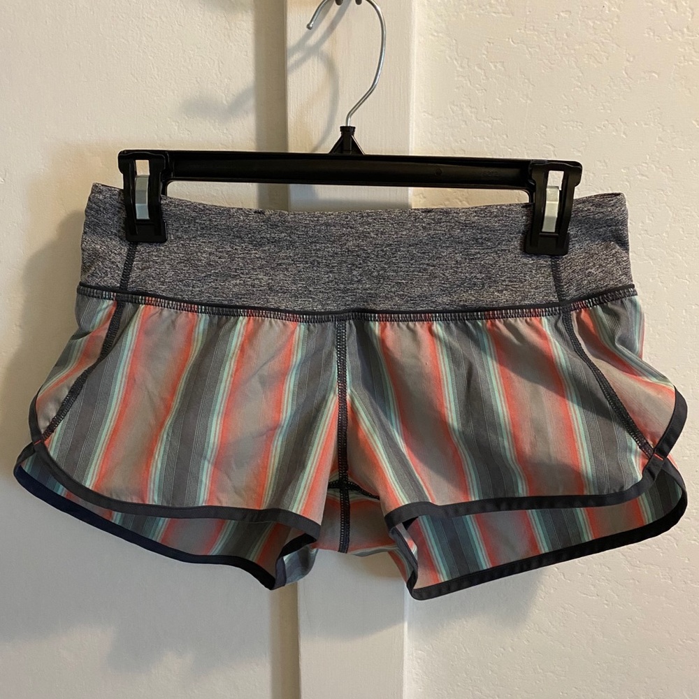 lululemon Speed Shorts • Size 4 • EUC